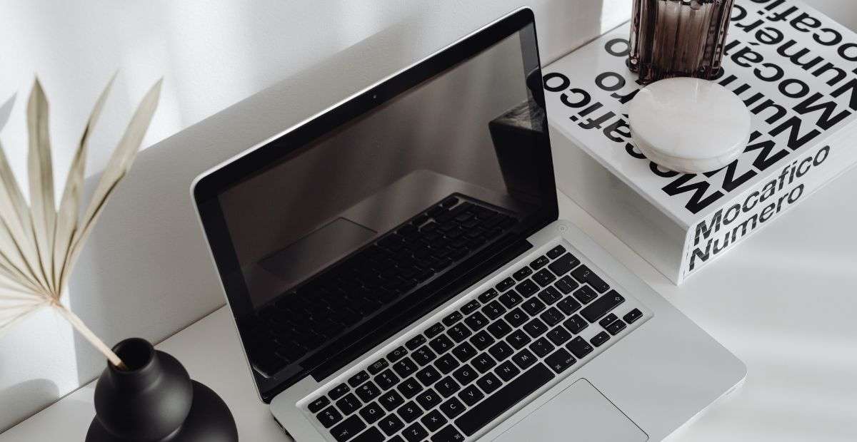 best travel bag with laptop compartment